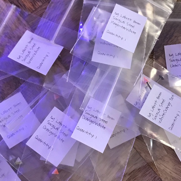 8mm barbell- Labret - Picture 3 of 3